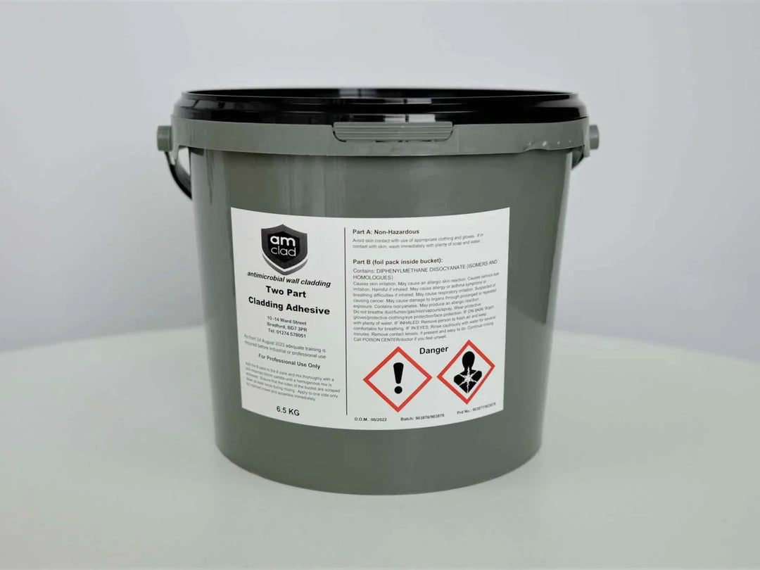 Colle à deux composants pour revêtement PVC, 6.5 kg, idéale pour assurer une adhésion solide et rapide des panneaux PVC dans des conditions exigeantes.