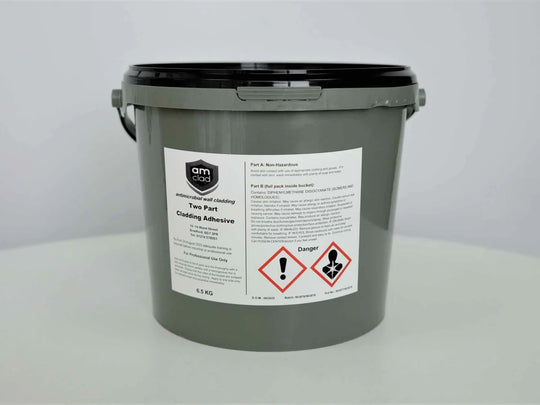 Colle à deux composants pour revêtement PVC, 6.5 kg, idéale pour assurer une adhésion solide et rapide des panneaux PVC dans des conditions exigeantes.