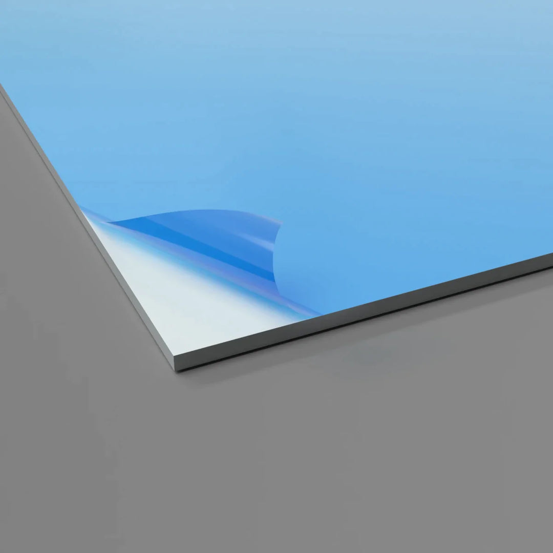 Plaque murale hygiénique en porcelaine blanche de 2,5 mm, idéale pour les espaces nécessitant une résistance à l'humidité et une facilité d'entretien.