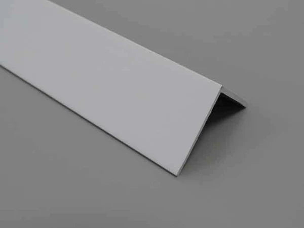 Profil d’angle en PVC gris pastel - Largeur 25 mm