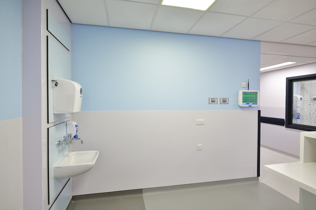 PVC antimicrobien AM-CLAD 2,5 mm, offrant une protection hygiénique avancée pour des installations conformes aux normes sanitaires.