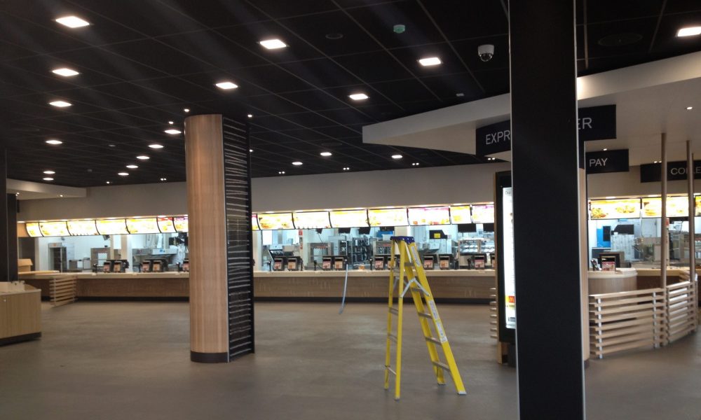 Plaque PVC hygiénique gris - Épaisseur 2,5 mm, adoptée par McDonald's