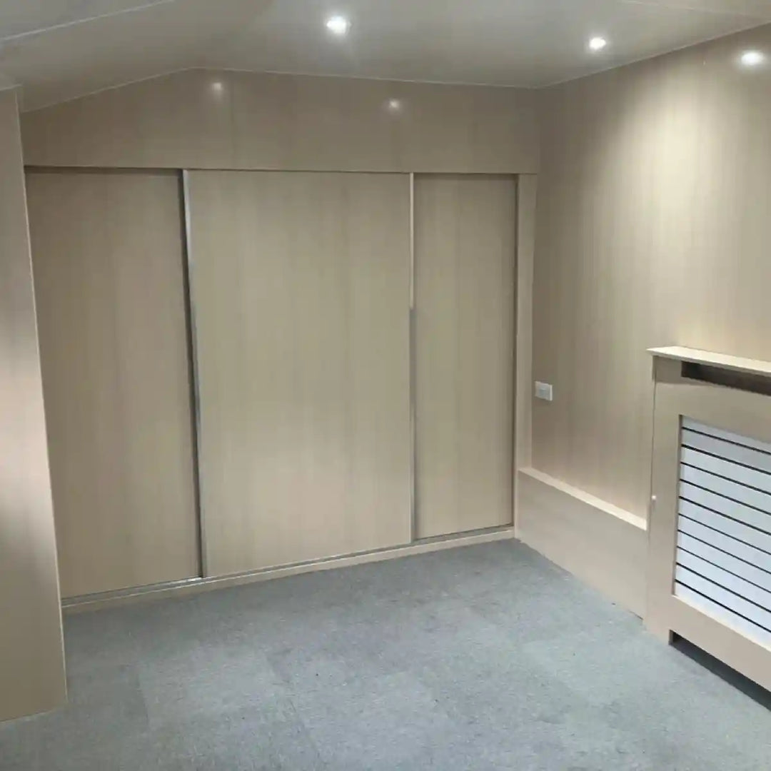 Plaque PVC décorative effet bois naturel – 2.5 mm – 2440x1220 mm