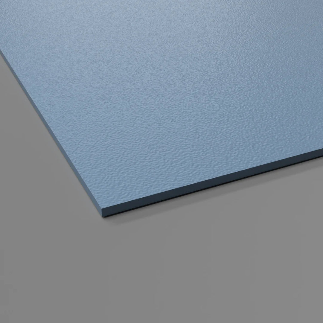 Plaque de protection murale 2 mm bleu atlantique, une solution résistante et facile à entretenir, idéale pour les espaces à fort trafic.