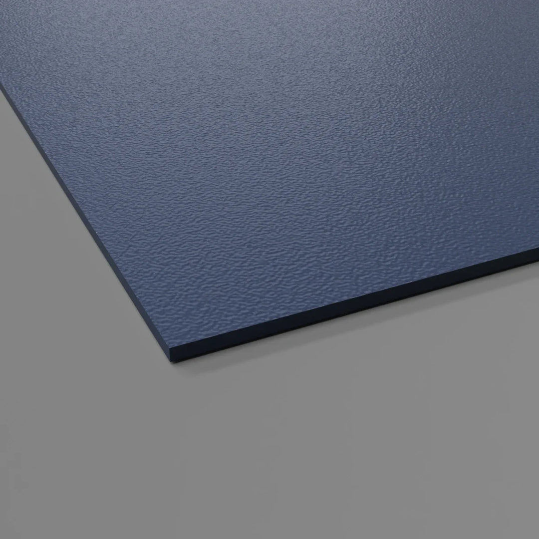 Plaque de protection murale 2 mm bleu nuit, parfaite pour les environnements à fort passage, alliant esthétisme et robustesse.