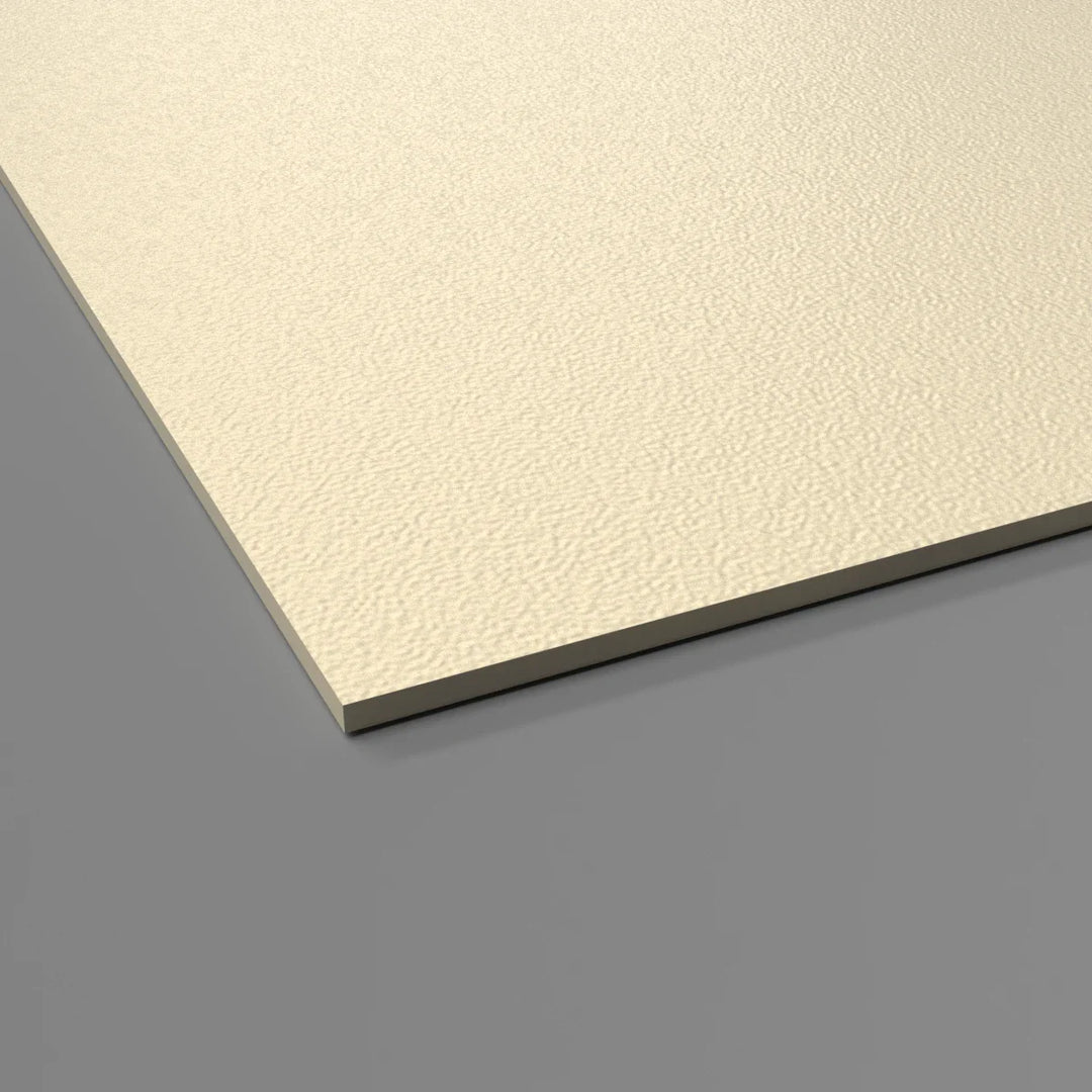 Plaque de protection murale 2 mm ivoire, une solution à la fois hygiénique et durable pour des environnements à fort passage.