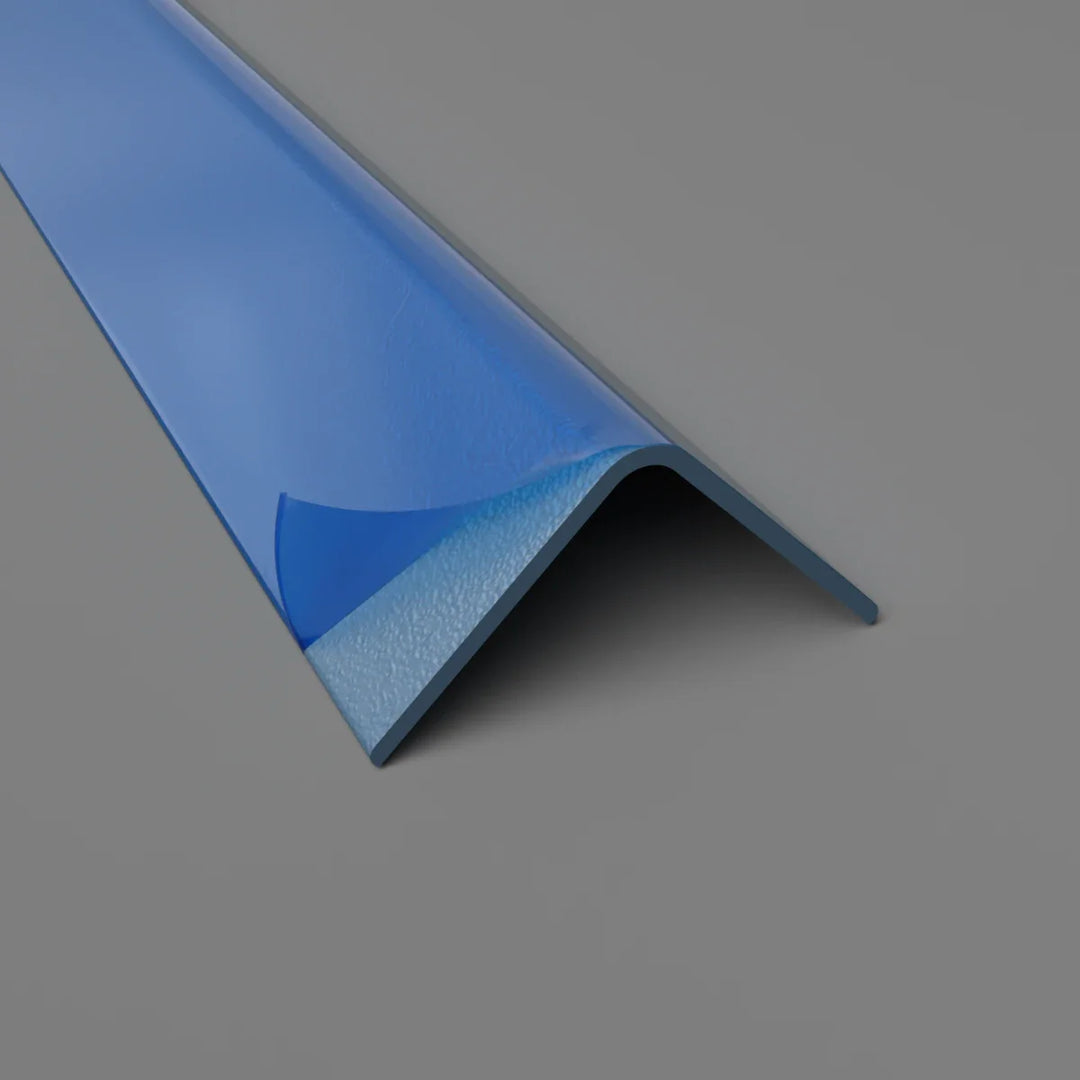 Angle de protection robuste en bleu Atlantique avec surface texturée résistante aux rayures
