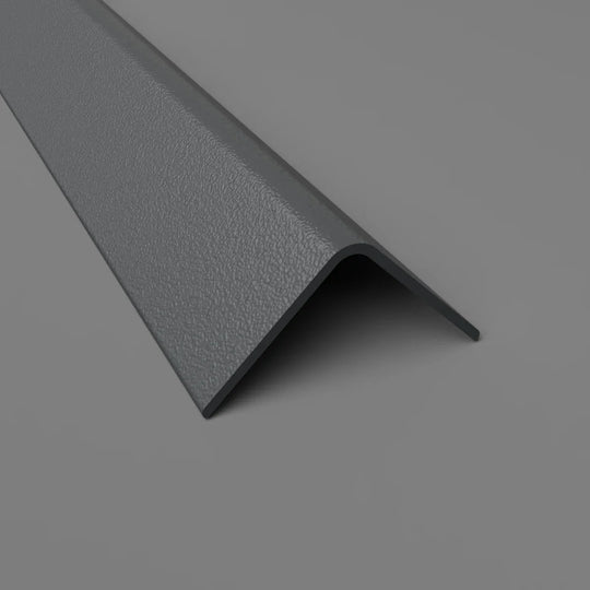 Angle de protection murale gris Battleship 50mm installé dans un environnement médical