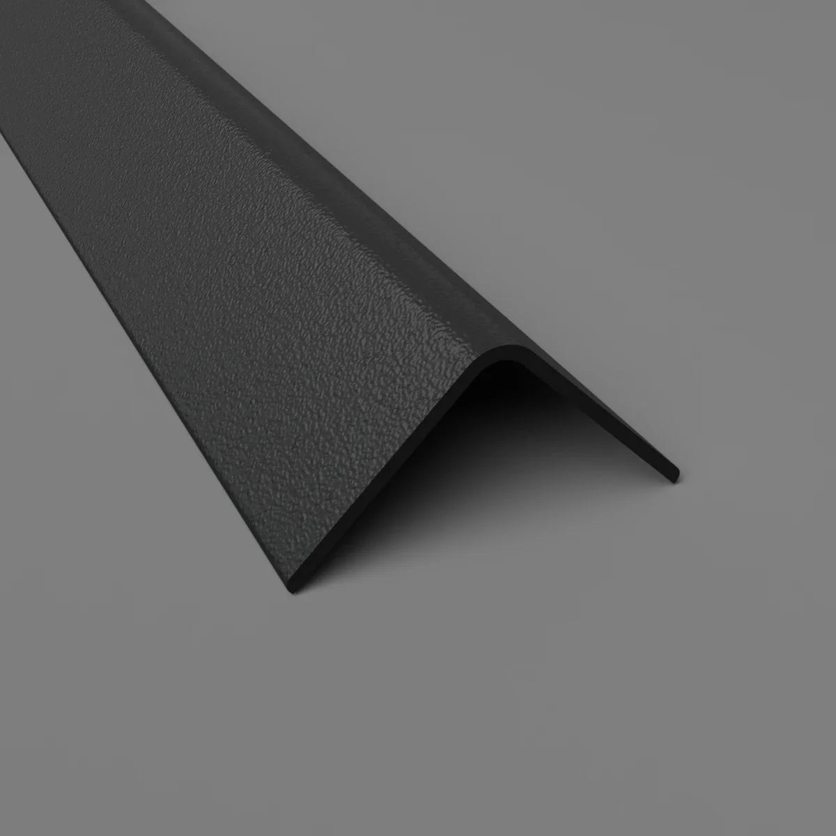 Angle de protection murale gris anthracite 50mm installé dans un environnement médical