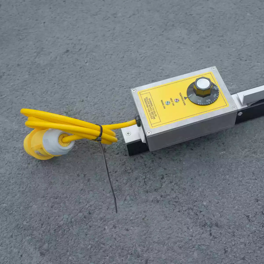 Plieuse de ligne professionnelle 110 V, idéale pour le thermoformage de feuilles de PVC hygiéniques jusqu’à 3 m.