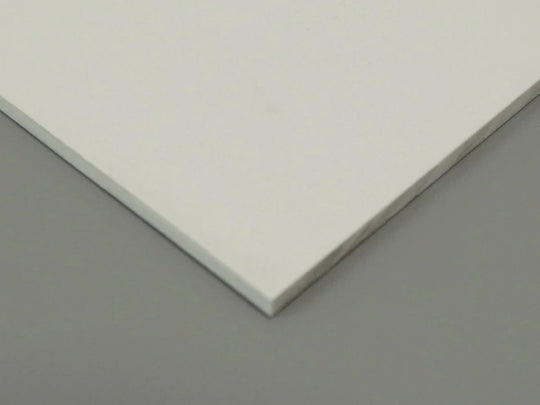 Plaque de protection murale avec traitement antimicrobien – 2 mm, blanc ou ivoire.
