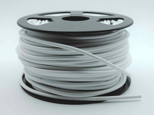 Bobine blanche de soudure polyvalente – Longueur totale : 50 mètres.